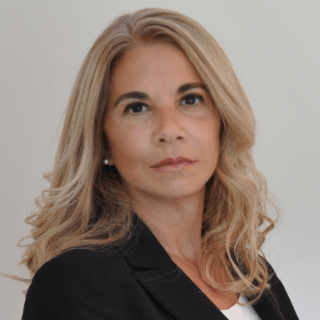 Headshot of Michelle Caiola
